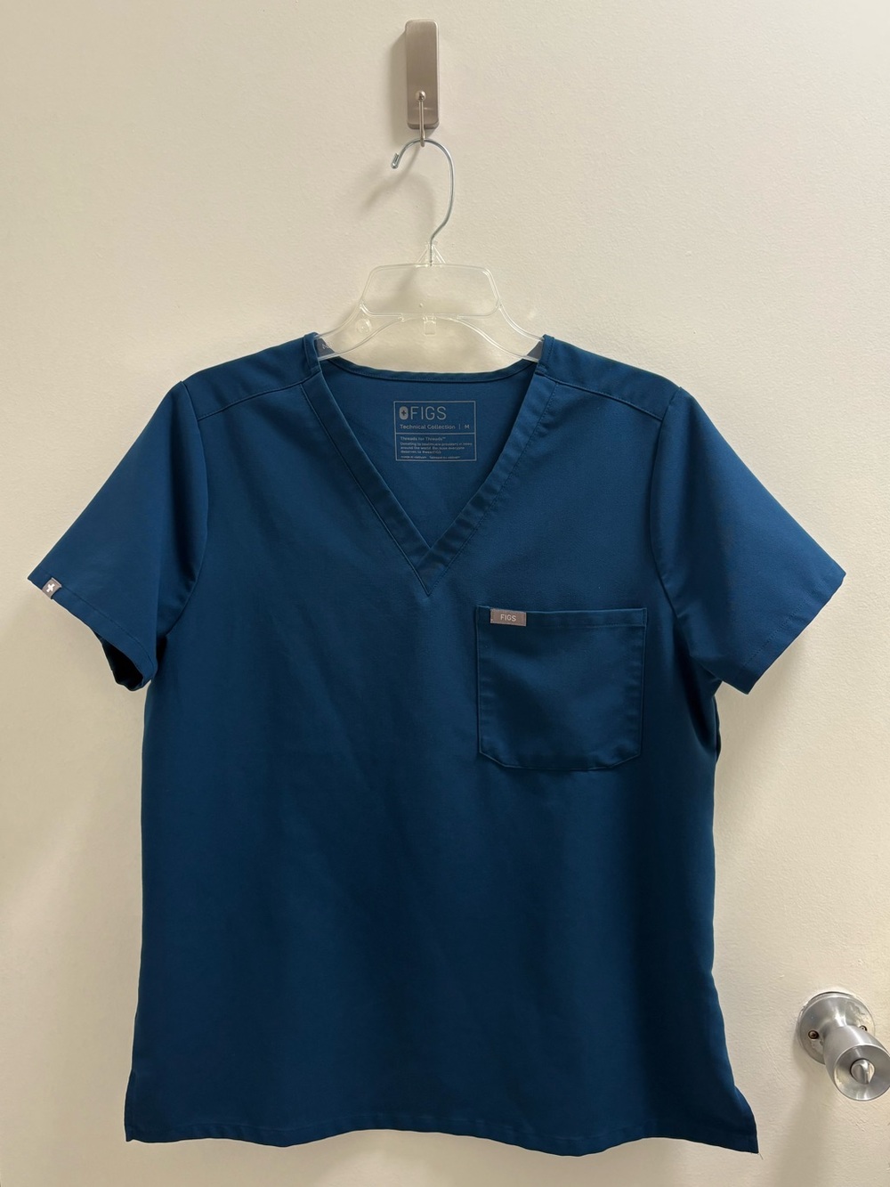 Figs - Catarina One-Pocket Scrub Top - Deep Reef - Medium